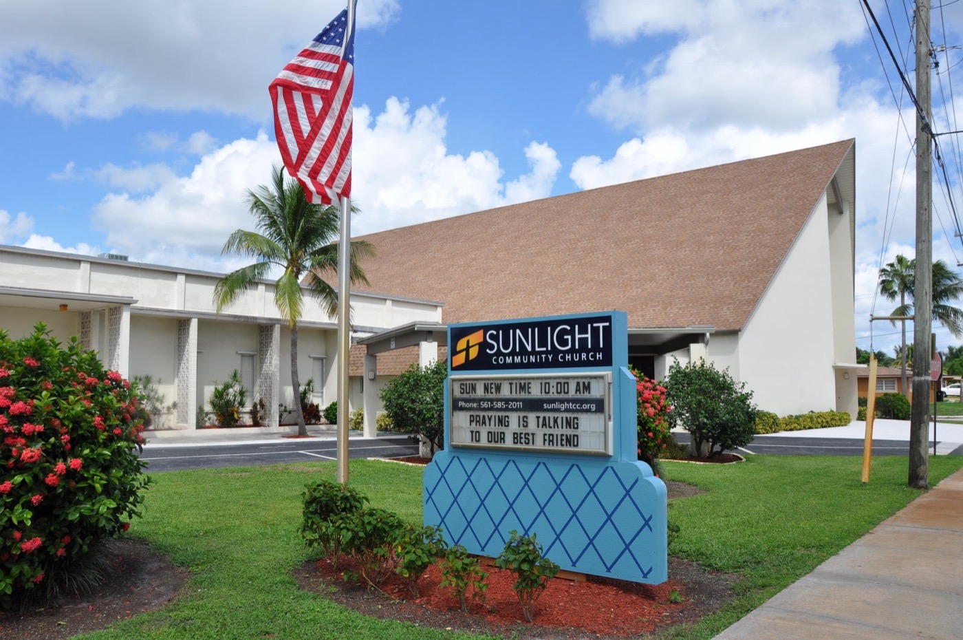 The exterior of Sunlight’s Lake Worth campus.
